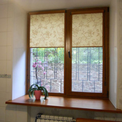 Рулонные шторы закрытого типа с направляющими Вариант 11