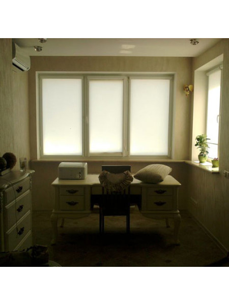 Рулонные шторы закрытого типа с направляющими Вариант 13