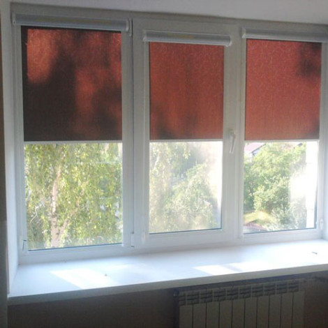 Рулонные шторы закрытого типа с направляющими Вариант 2