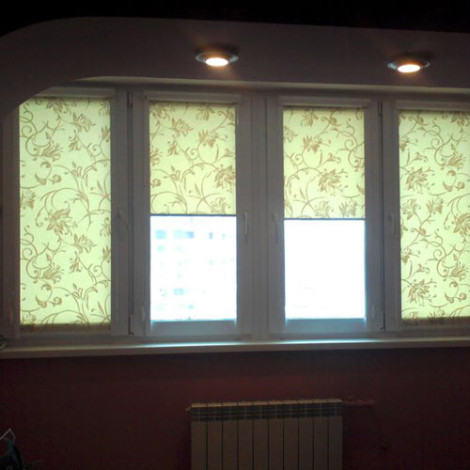 Рулонные шторы закрытого типа с направляющими Вариант 3